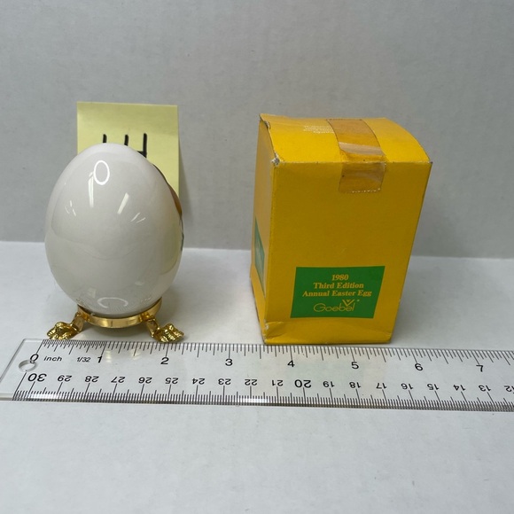 Vintage Goebel Easter 1980 third edition Decorative Egg with Rabbit Design - Picture 3 of 6